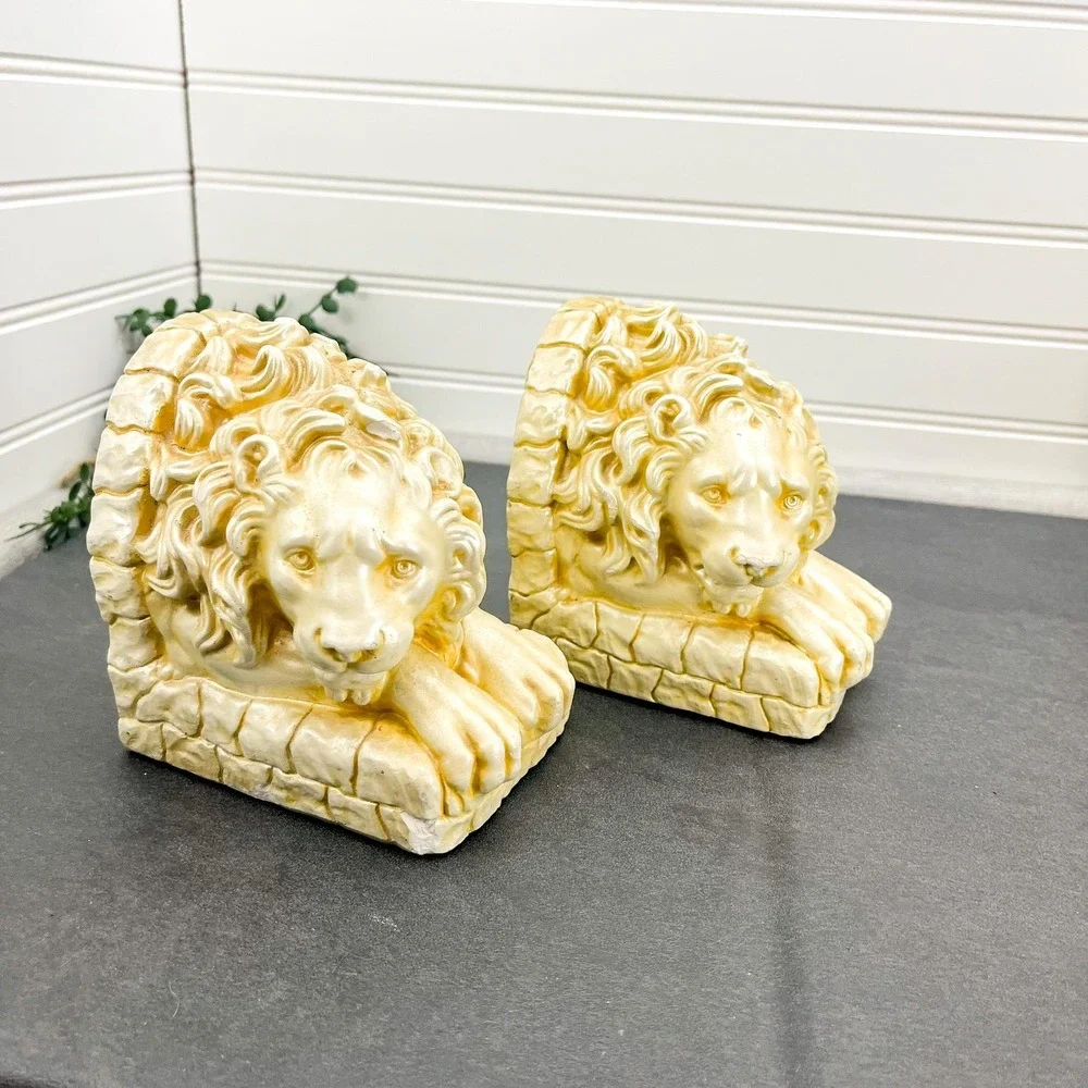 Vintage Pearl Chalkware Lion Bookends: Art Deco Shelf Decor